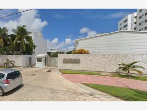 Casa en Supermanzana 8, Benito Juárez, Quintana Roo