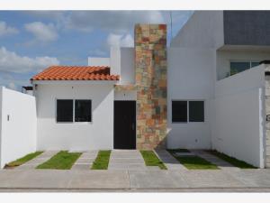 Casa en Residencial las Trojes, Corregidora, Querétaro