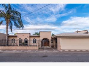 Casa en venta en Residencial Campestre la Rosita, Torreón, Coahuila de Zaragoza Casa en venta en Residencial Campestre la Rosita, Torreón, Coahuila de Zaragoza