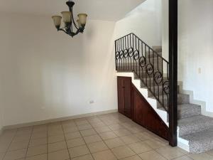 Casa en venta en Gardeno, Juárez — foto 3 de 23