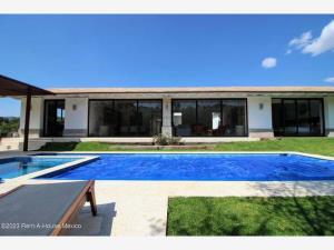 Casa en venta en Valle de Bravo, Valle de Bravo — foto 2 de 21
