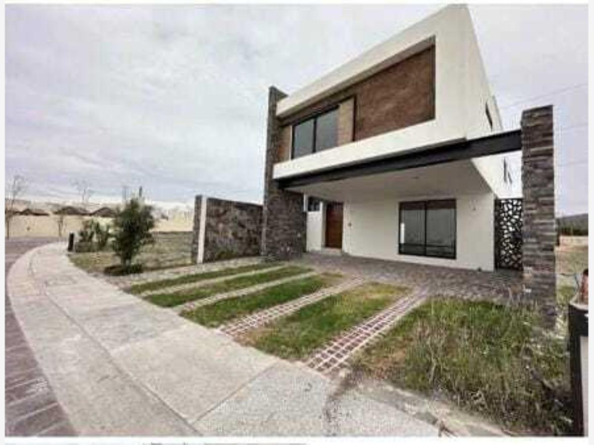Casa en venta en La Valenciana, León — foto 1 de 5