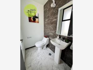 Casa en venta en Las Águilas, Mineral de la Reforma — foto 3 de 15
