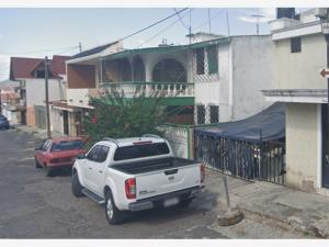 Casa en venta en Versalles Sur, Tepic — foto 3 de 11