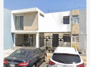 Casa en Unidad Díaz Ordaz, Zapopan, Jalisco