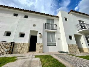 Casa en venta en Residencial las Etnias, Torreón — foto 2 de 8