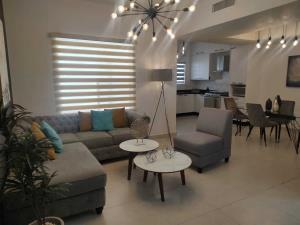 Casa en venta en Belisa Residencial, Juárez — foto 3 de 23