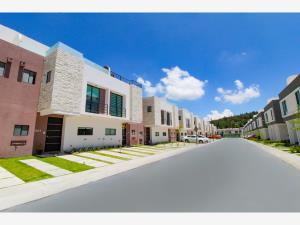 Casa en venta en San Miguel Zinacantepec Centro, Zinacantepec — foto 2 de 13