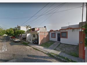 Casa en remate en Villas Rancho Blanco, Villa de Álvarez, Colima