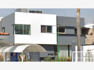 Casa en venta en Real de Valdepeñas, Zapopan, Jalisco Casa en venta en Real de Valdepeñas, Zapopan, Jalisco