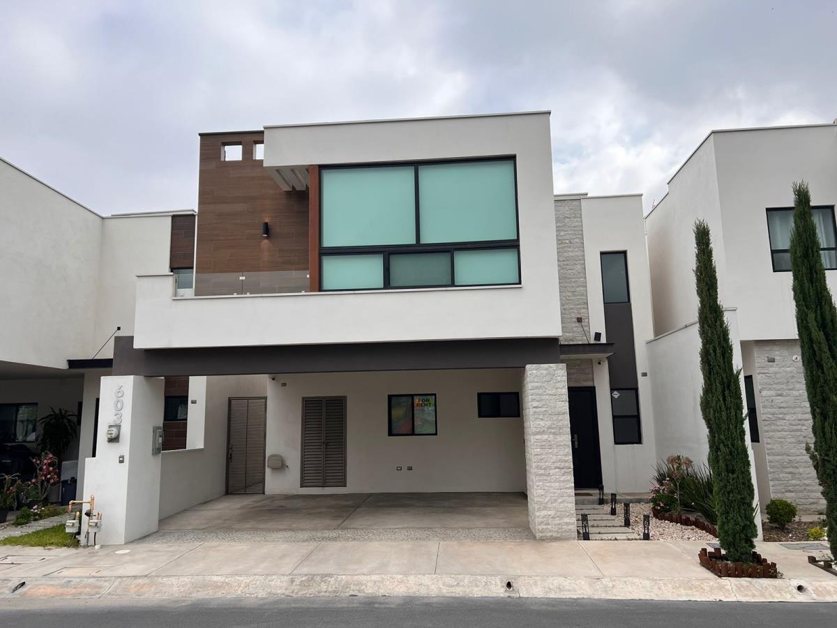 Casa en renta en Valle de Cumbres Premier, García — foto 1 de 15