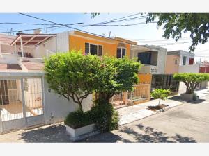 Casa en venta en Jardines del Nilo, Guadalajara — foto 2 de 5