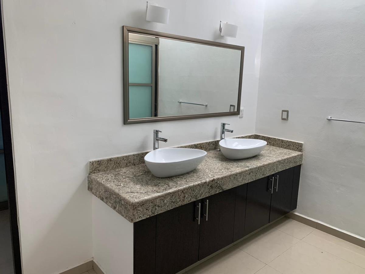 Casa en renta en Residencial Cumbres, Benito Juárez — foto 1 de 17
