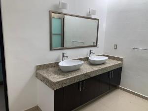 Casa en renta en Residencial Cumbres, Benito Juárez, Quintana Roo