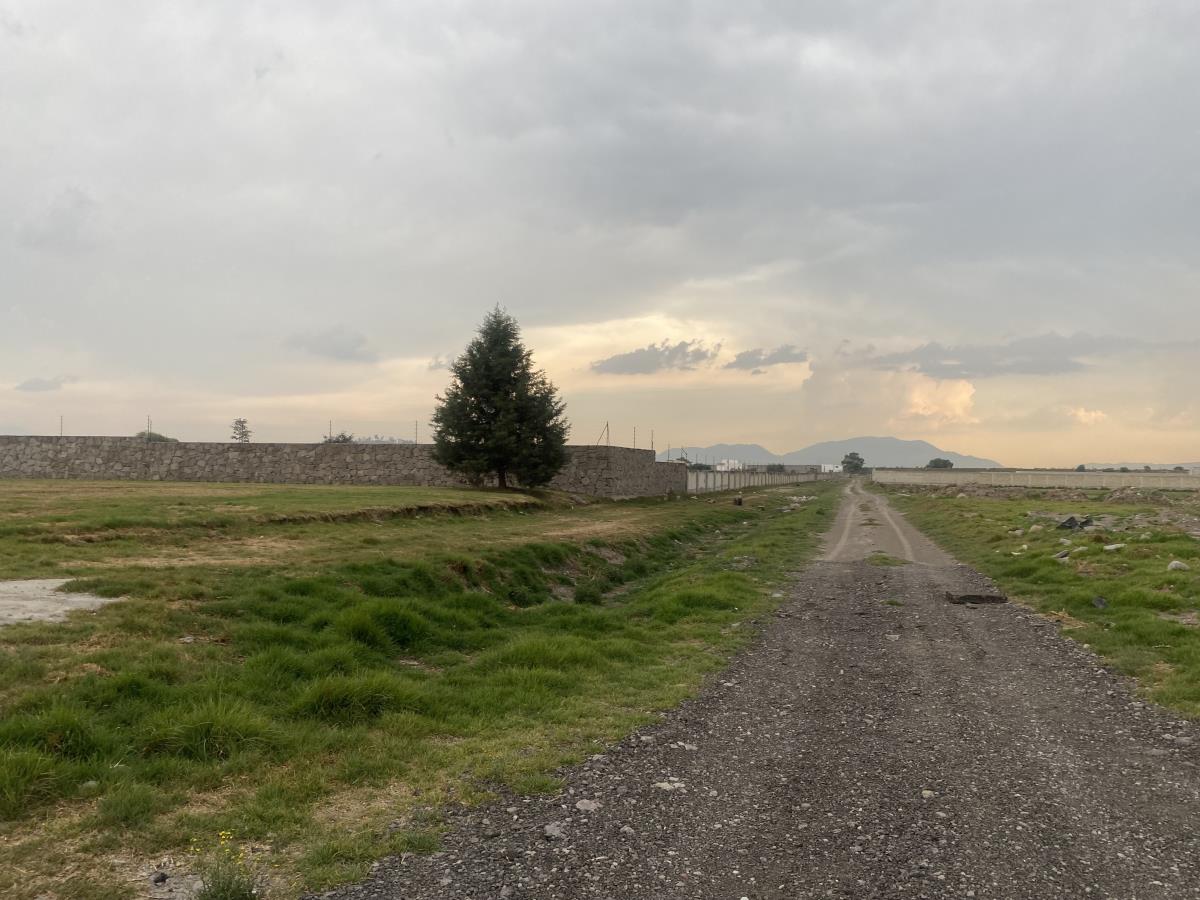 Terreno en venta en San Miguel Totocuitlapilco, Metepec — foto 1 de 3