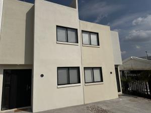 Casa en venta en Los Olvera, Corregidora — foto 2 de 43