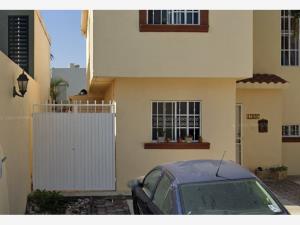 Casa en venta en Cumbres, Victoria — foto 2 de 21