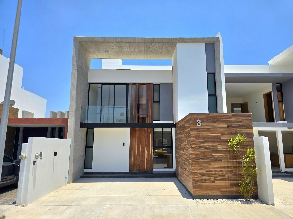 Casa en venta en Lomas de la Rioja, Alvarado — foto 1 de 30