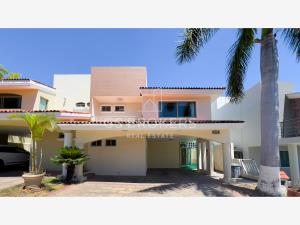 Casa en Loma Real, Zapopan, Jalisco