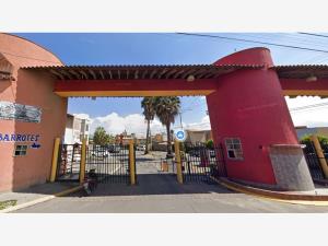 Casa en venta en Hacienda las Palmas I y II, Ixtapaluca — foto 2 de 8