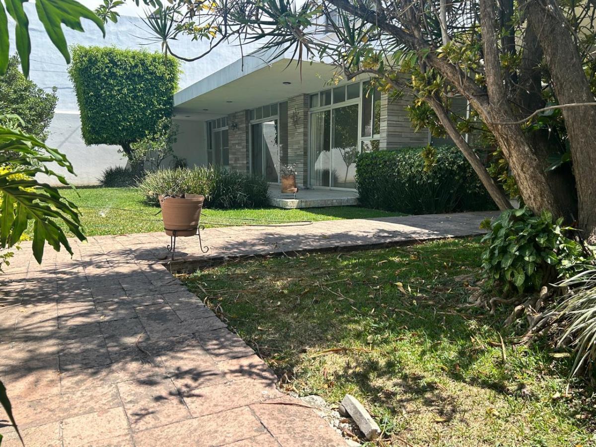 Casa en venta en Las Palmas, Cuernavaca — foto 1 de 26