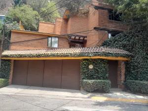Casa en venta en Lomas de Tecamachalco Sección Bosques I y II, Huixquilucan, México