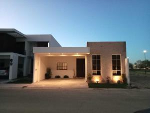 Casa en venta en Villas del Renacimiento, Torreón — foto 2 de 26
