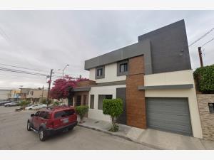 Casa en venta en Maestros Universitarios, Tijuana — foto 2 de 18