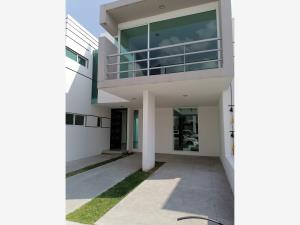 Casa en Carlos Rovirosa, Pachuca de Soto, Hidalgo