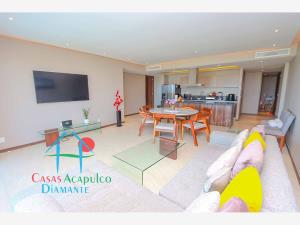 Depa en venta en condominio de playa. Terraza con vista a las albercas