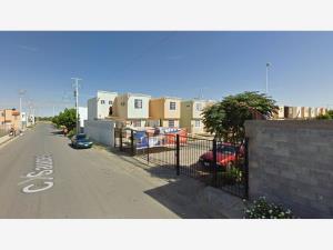 Casa en venta en Valles del Paraiso, Nuevo Laredo — foto 2 de 10