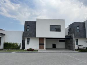 Casa en venta en Metepec Centro, Metepec, México