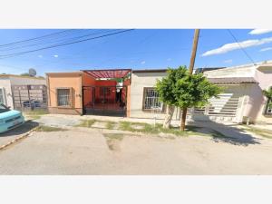 Casa en Villas Universidad, Torreón, Coahuila de Zaragoza