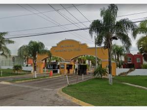 Casa en Jardines Del Edén, Tlajomulco de Zúñiga, Jalisco