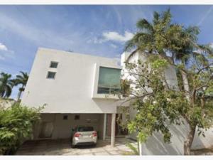 Casa en venta en Montebello, Mérida, Yucatán