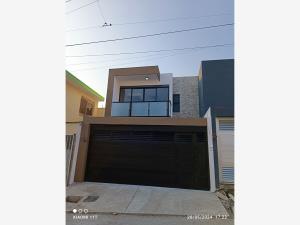 Casa en venta en Graciano Sánchez Romo, Boca del Río — foto 3 de 35