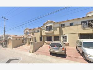 Casa en venta en Urbiquinta Marsella, Tijuana — foto 3 de 13