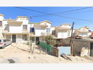Casa en Urbi Quinta del Cedro, Tijuana, Baja California