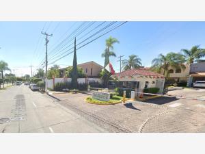 Casa en venta en Parque de La Castellana, Zapopan — foto 3 de 13
