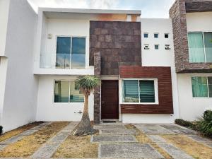 Casa en Lomas de Angelópolis II, San Andrés Cholula, Puebla