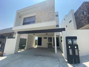 Casa en Montellán, Monterrey, Nuevo León