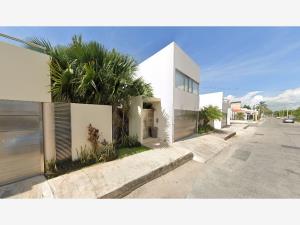Casa en venta en Montebello, Mérida — foto 2 de 8