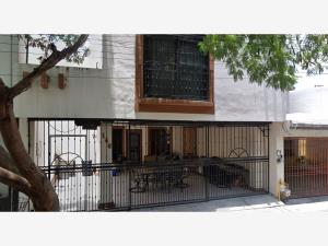 Casa en venta en Valle del Contry, Guadalupe, Nuevo León