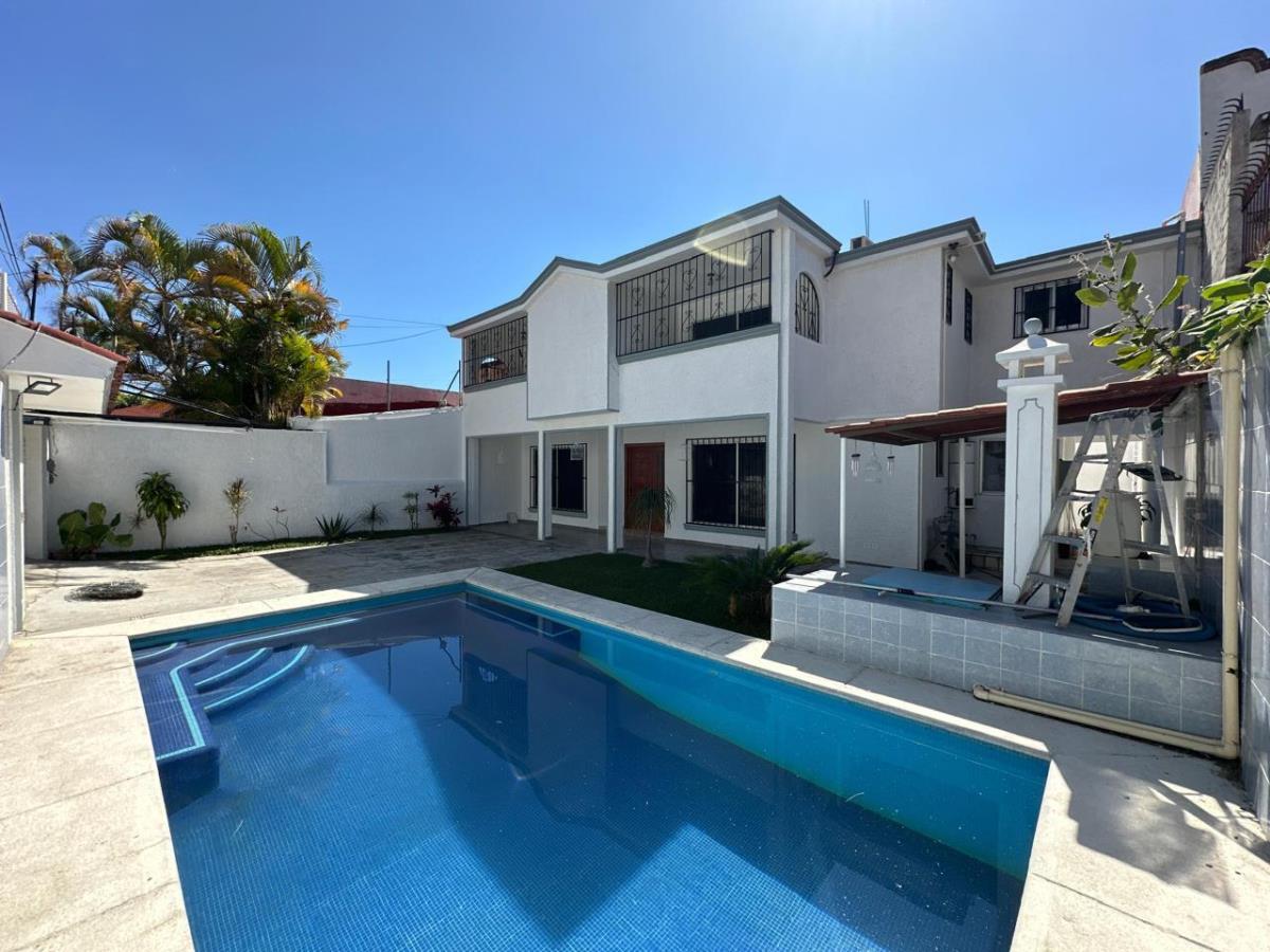 Casa en venta en Extensión Vista Hermosa, Cuernavaca — foto 1 de 31