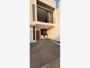 Casa en venta en Ejidal Tres Puentes, Morelia — foto 2 de 34