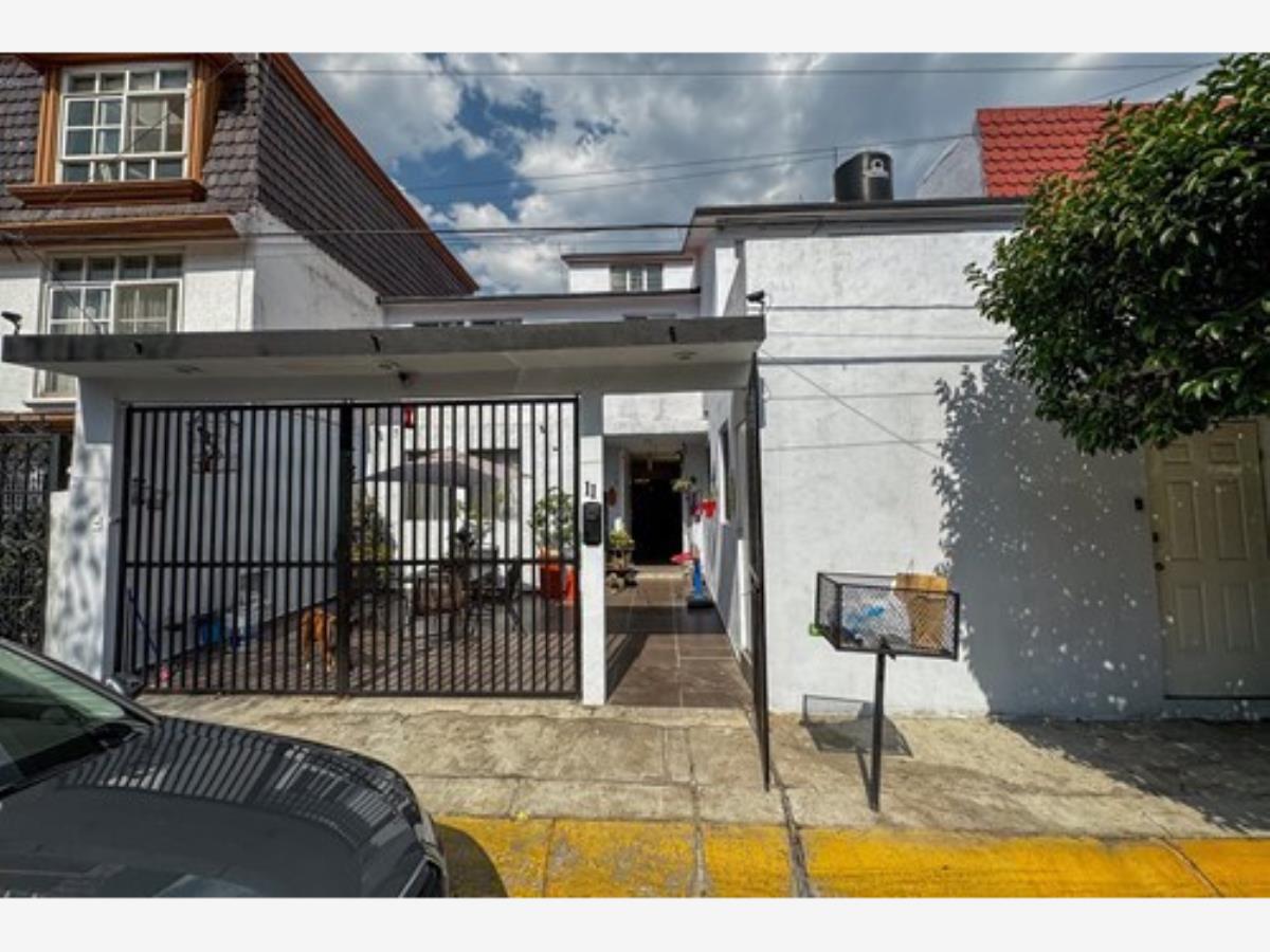 Casa en venta en Naucalpan, Naucalpan de Juárez — foto 1 de 35