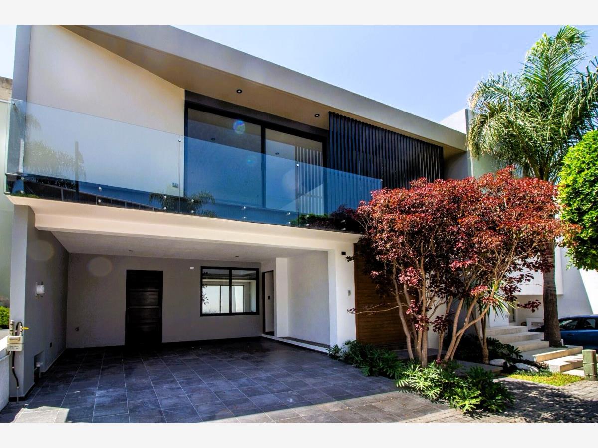 Casa en venta en Lomas de Angelópolis, San Andrés Cholula — foto 1 de 56