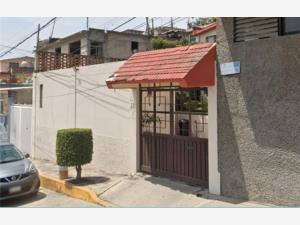 Casa en Lomas de Occipaco, Naucalpan de Juárez, México