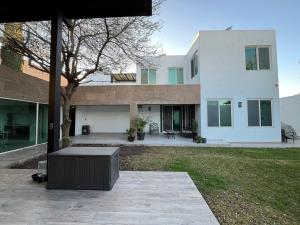 Casa en venta en Jardines de Versalles, Saltillo — foto 2 de 7