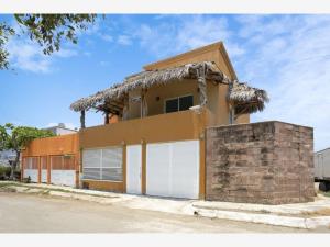 Casa en venta en La Central, Manzanillo, Colima